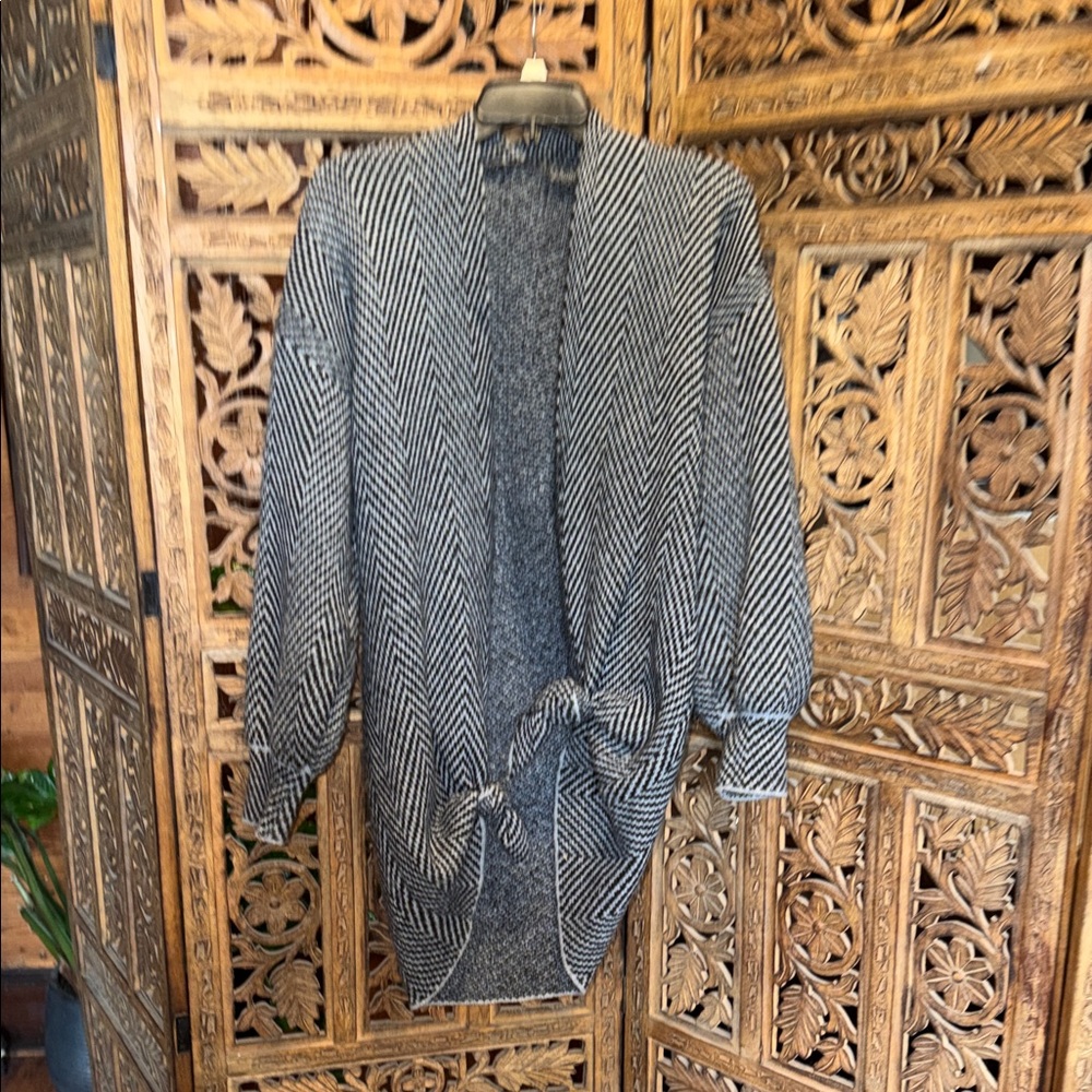 Open-Front Chevron Knit Sweater Cardigan - Black & White